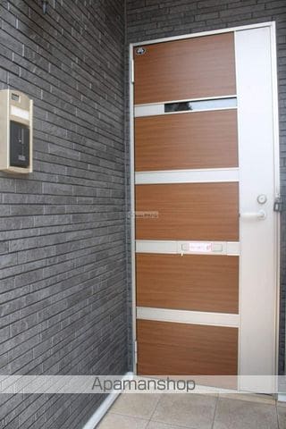 ローズシャトーの玄関写真
