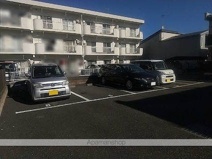 レオネクストサンモール向原[1R/26.08m2]の駐車場2