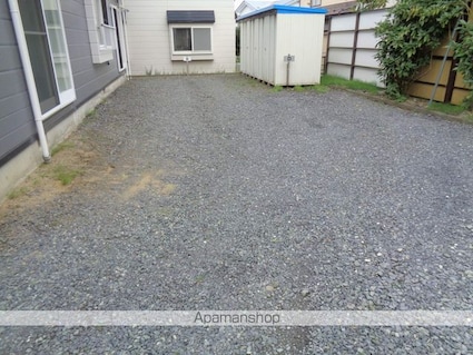 スカイパーク[1LDK/46.28m2]の駐車場1