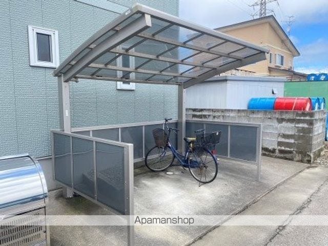 ララクスの外観写真