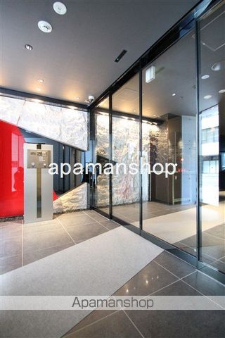 ルーエHOMMACHIの玄関写真
