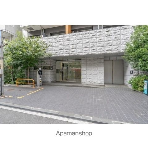 ガーラプレイス新宿御苑の外観写真