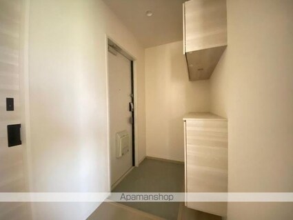 ヴィラ橋本　Ａ・Ｂ棟[1LDK/65.31m2]の玄関