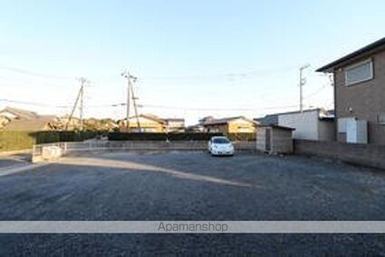 三笠アヴェニュー[2DK/33.53m2]の駐車場2