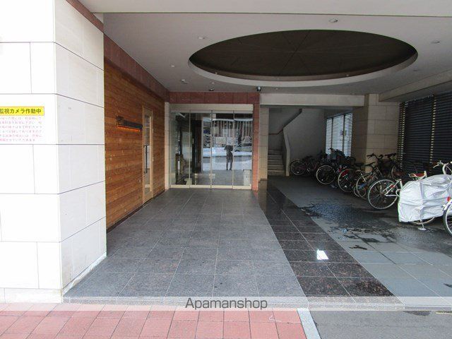 アルファスクエア南4条東の玄関写真