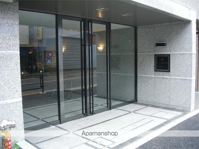 ルーブル高円寺南の玄関写真