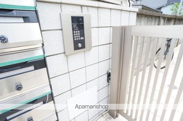 サークルハウス都立大学の玄関写真