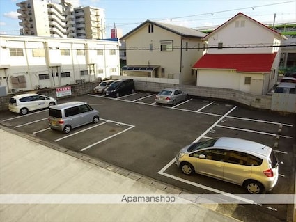 和歌山県和歌山市本町８丁目[2DK/39.29m2]の駐車場
