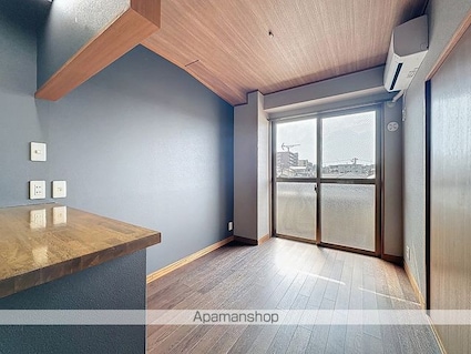 愛知県半田市雁宿町３丁目[1DK/30.05m2]のリビング・居間