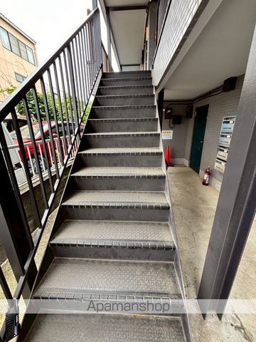 クロノス平塚西の玄関写真
