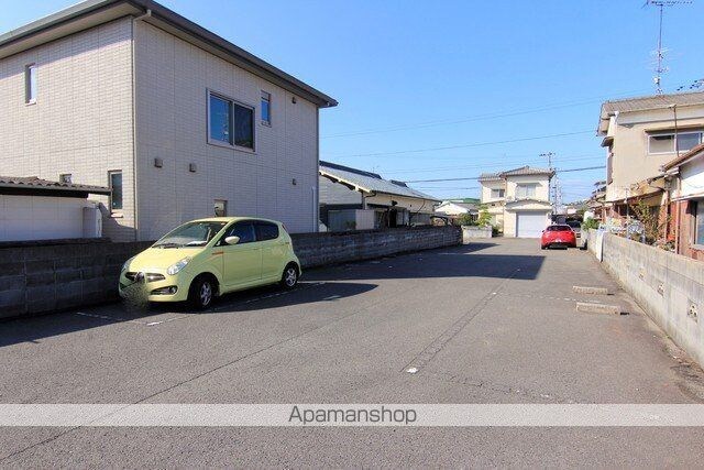 ディアハイム古三津[1LDK/40.92m2]の駐車場