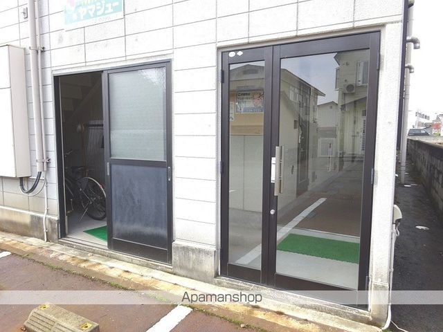 ホームタウン城西の玄関写真