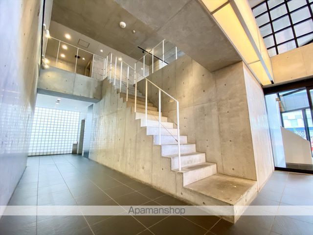スクエア名駅南の玄関写真