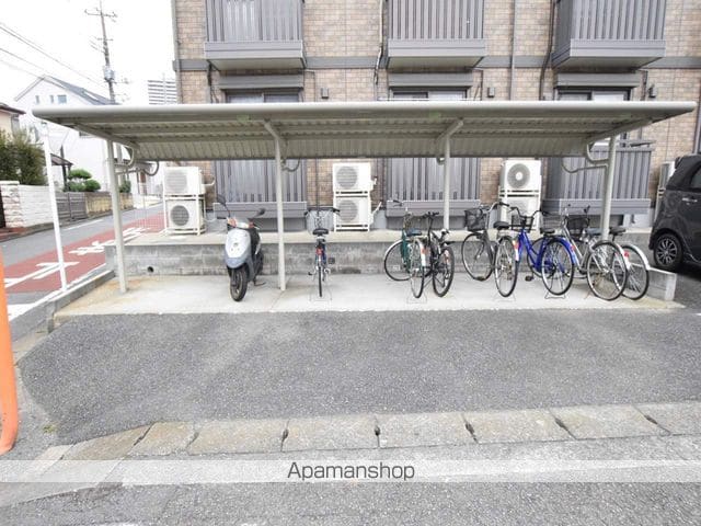 メルヴェーユ橋本の玄関写真