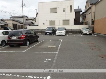 和歌山県和歌山市西小二里３丁目[1K/27m2]の駐車場