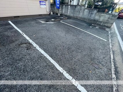 コーポサンライズ[2LDK/62.82m2]の駐車場3