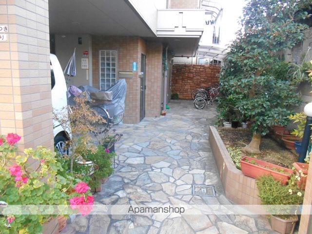 MODENAの玄関写真