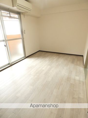 エタージュ中宮の内装写真