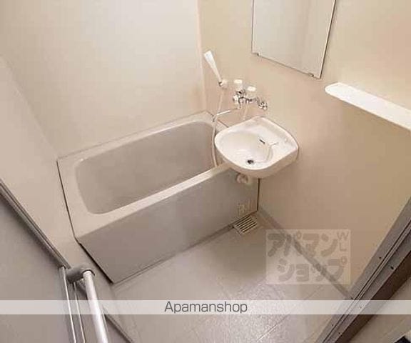 平行マンションの内装写真