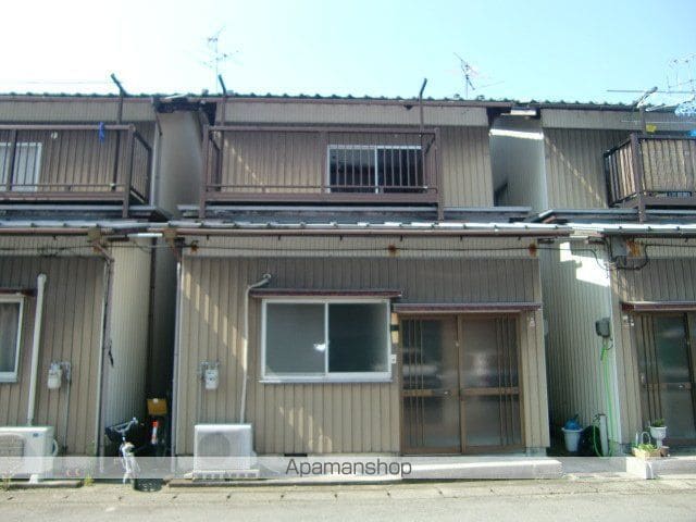 福井市 2階建 築43年の玄関写真