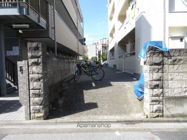 山秀マンションの外観写真
