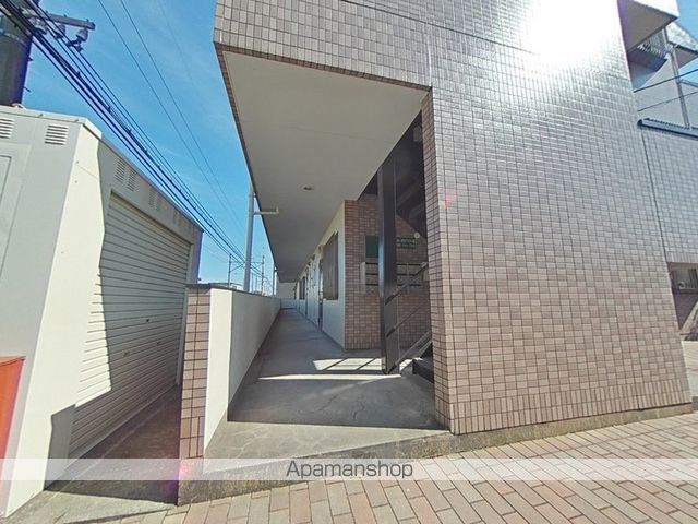 ハイネスコーポの玄関写真