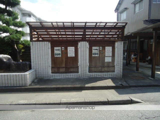 プレジデントステイツ上袋 A棟の玄関写真