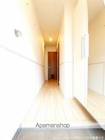 ブッシュ クローバー VIIIの玄関写真