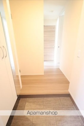 ファルコンベース若宮[1LDK/42.62m2]の玄関