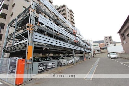 サーパスシティ栗林[2LDK/68.31m2]の駐車場