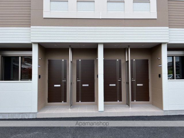 オリーブ高塚の玄関写真
