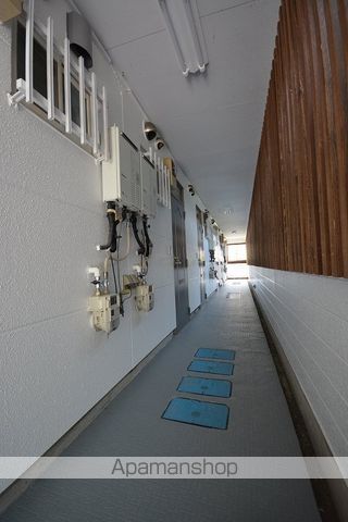 ヒルズ山名の玄関写真