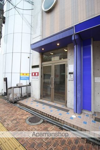 ウルルSTビルの玄関写真