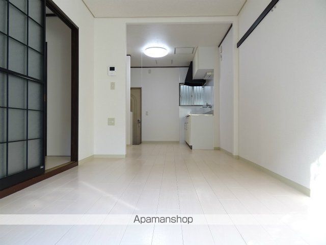 シャイニーハイツIIの内装写真