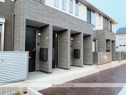 Ｃｒｏｓｓ　Ｔｅｒｒａｃｅ[2LDK/58.17m2]のエントランス