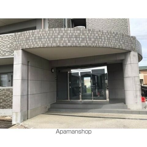 サンフォレストの玄関写真