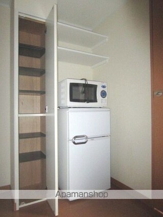 レオパレスＡＶＡＮＺＡＲＥ　Ｋ[1K/20.28m2]の玄関