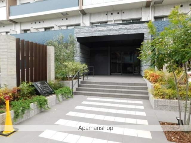 プレサンス淡路駅前の玄関写真