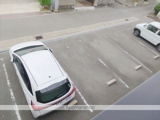 和歌山県和歌山市鷹匠町４丁目[1K/27m2]の駐車場2