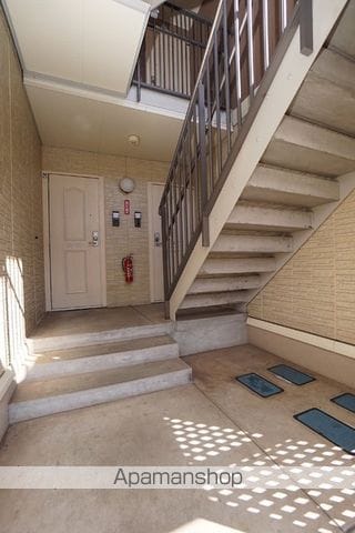 ジュアン ボヌール B棟の玄関写真