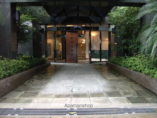 SAMTY本町橋IIMEDIUSの玄関写真