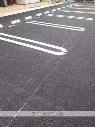 香川県善通寺市上吉田町７丁目[1LDK/44.21m2]の駐車場