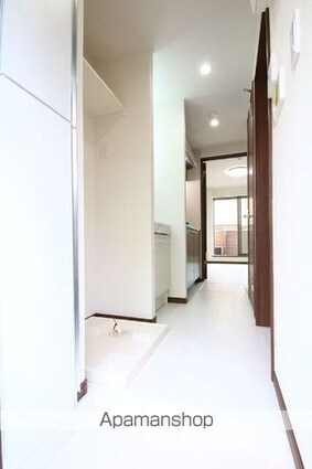 ファーストインプレス[1K/18m2]の玄関2
