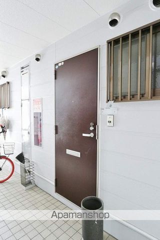 レジデンス森の玄関写真