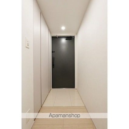 コンフォリア・リヴ渋谷本町[1LDK/39.98m2]の玄関