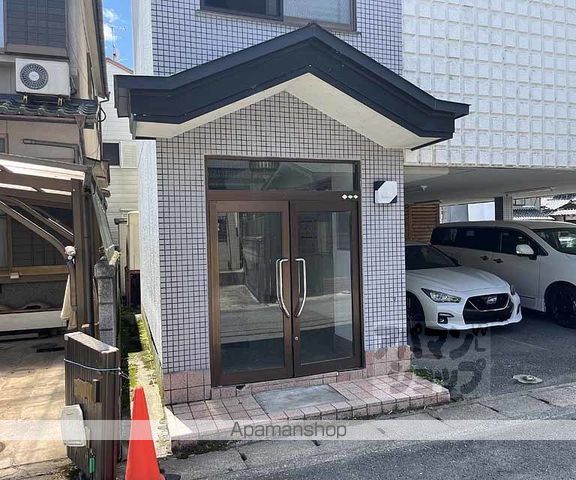 大島マンションの玄関写真