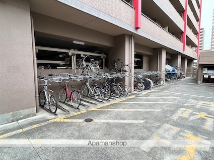 グレーシィ石山[2LDK/72.22m2]の駐車場
