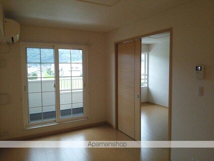 和歌山県海南市岡田[2LDK/58.86m2]のリビング・居間1