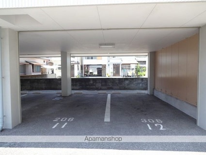 ピエノステッラ[1R/26.03m2]の駐車場