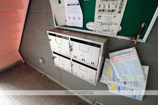 ハイツパインの玄関写真